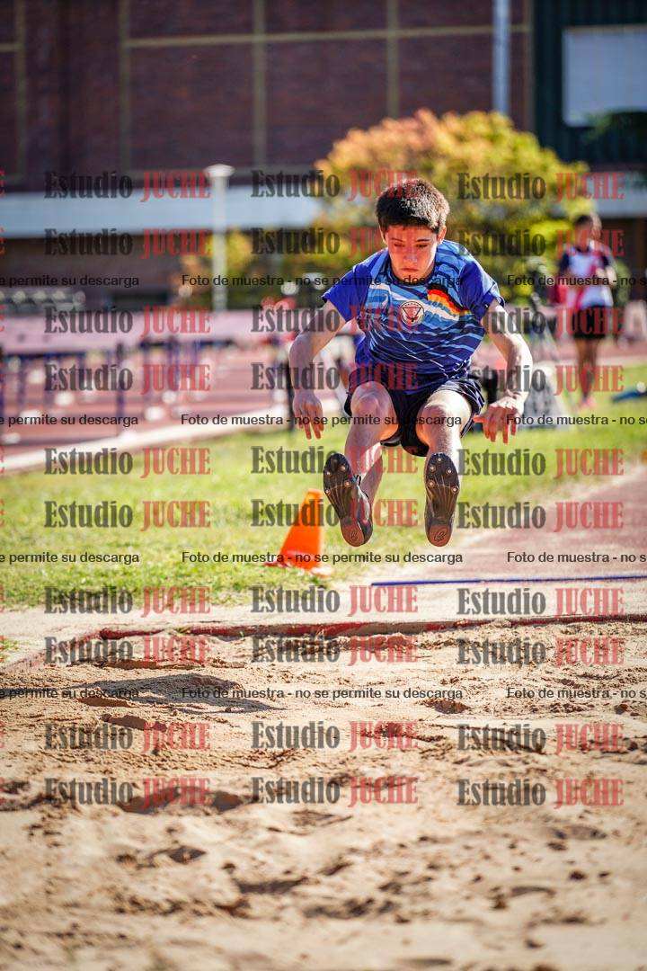 Fotos del salto en largo de varones