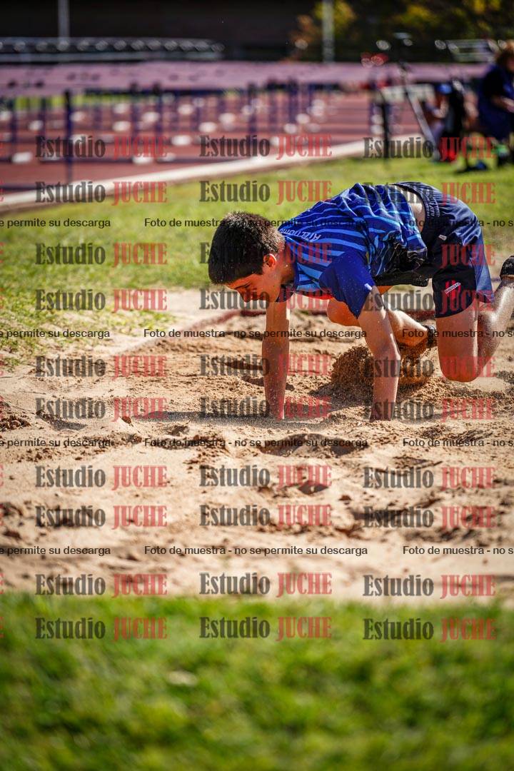 Fotos del salto en largo de varones
