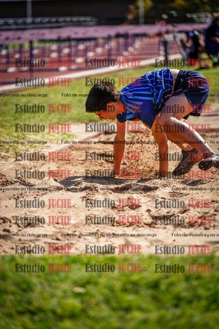 Fotos del salto en largo de varones