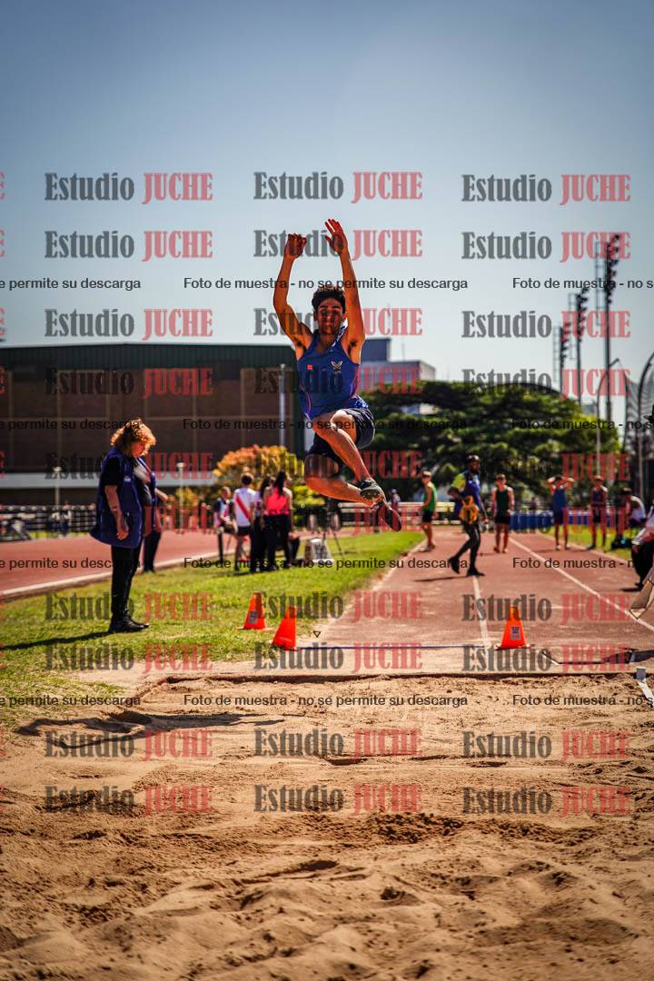 Fotos del salto en largo de varones