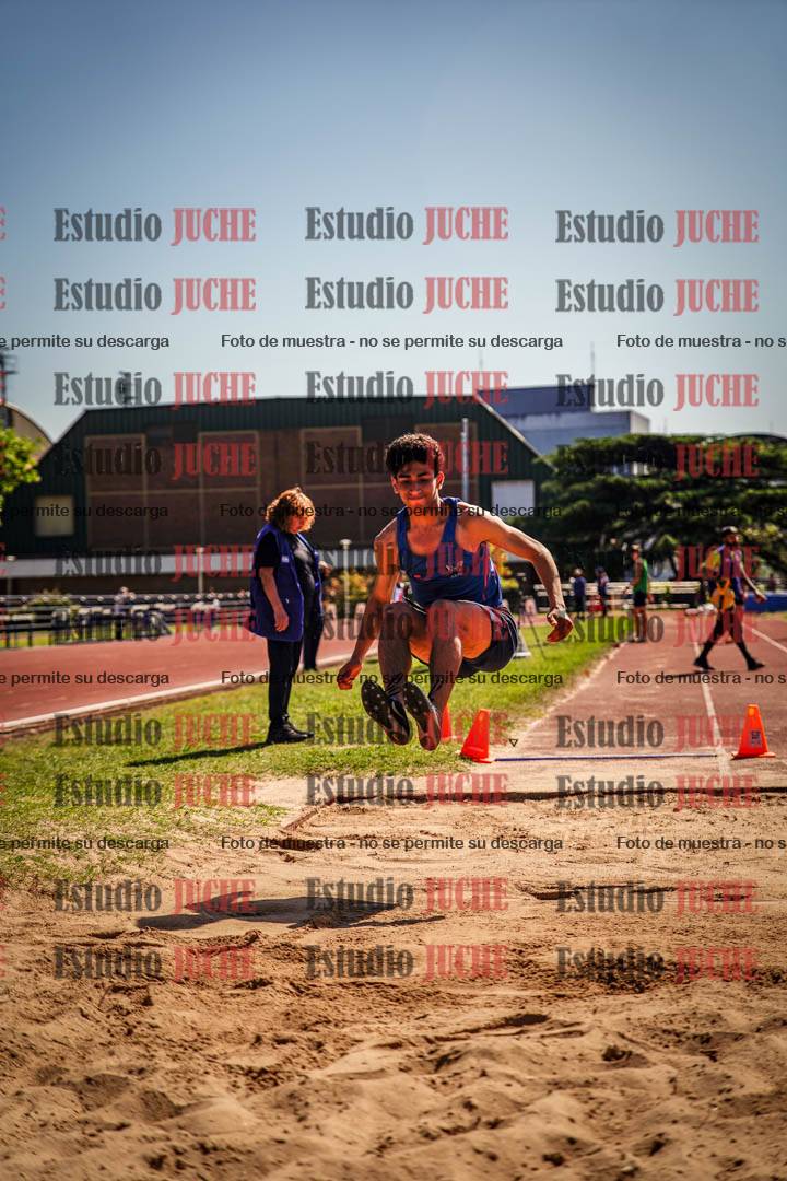 Fotos del salto en largo de varones