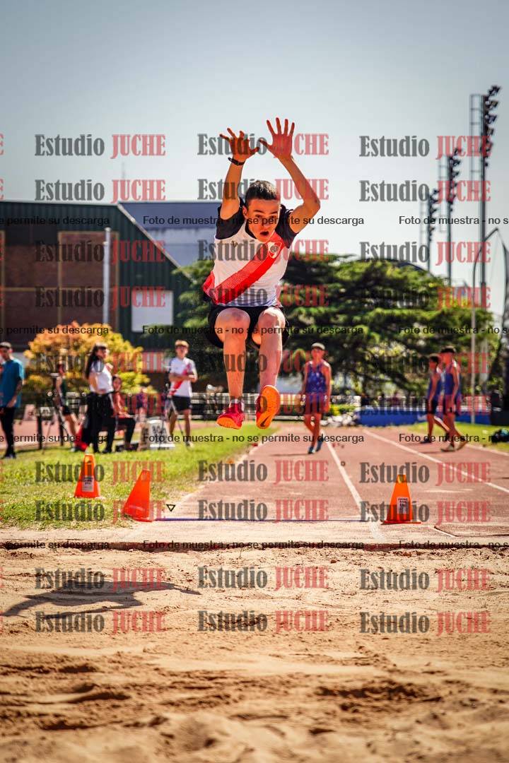 Fotos del salto en largo de varones