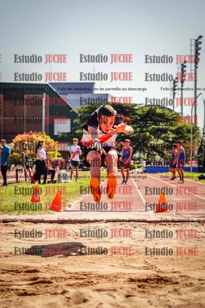 Fotos del salto en largo de varones