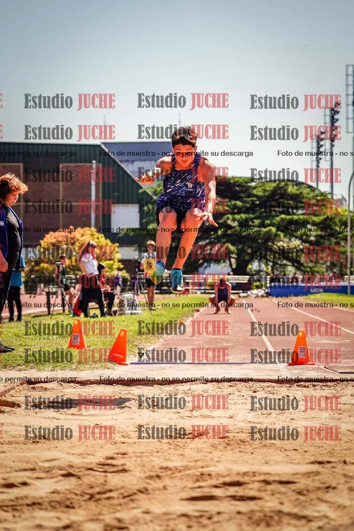 Fotos del salto en largo de varones