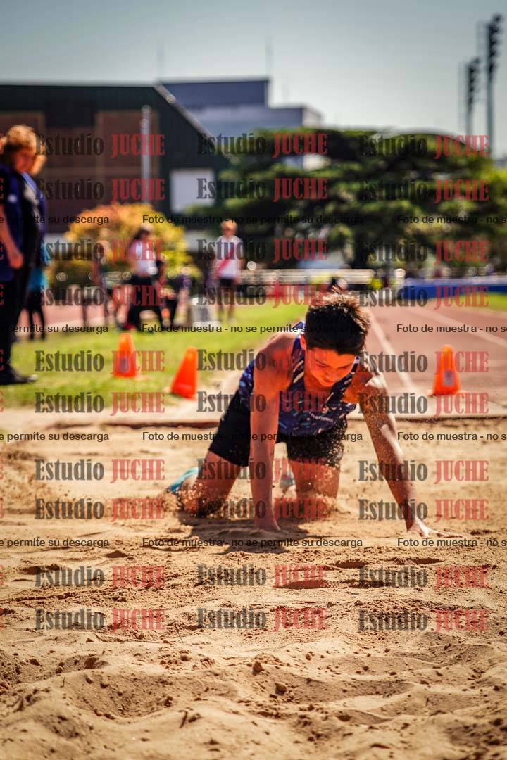 Fotos del salto en largo de varones
