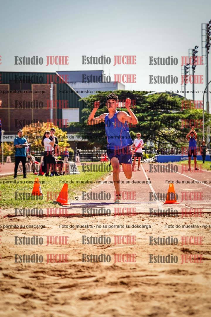 Fotos del salto en largo de varones
