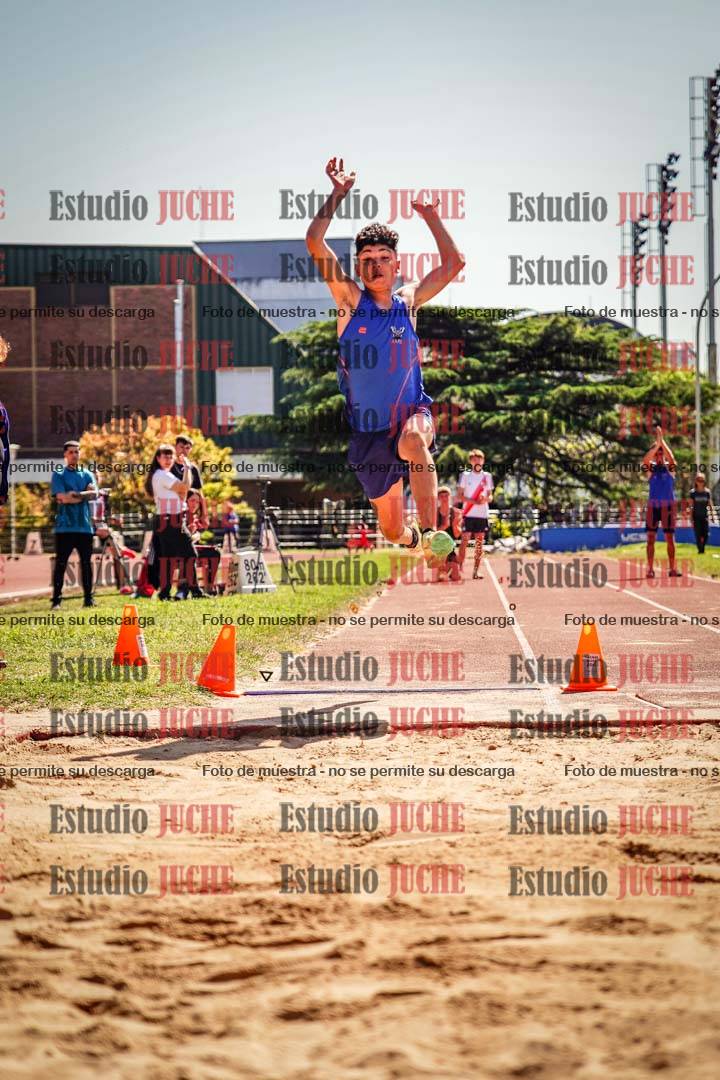 Fotos del salto en largo de varones