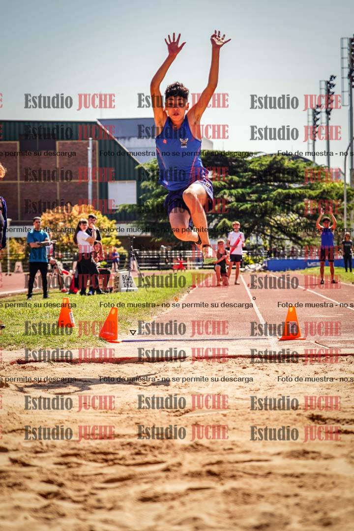 Fotos del salto en largo de varones