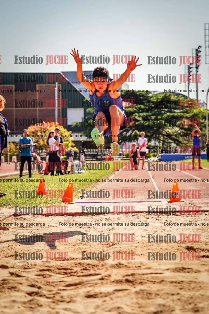 Fotos del salto en largo de varones