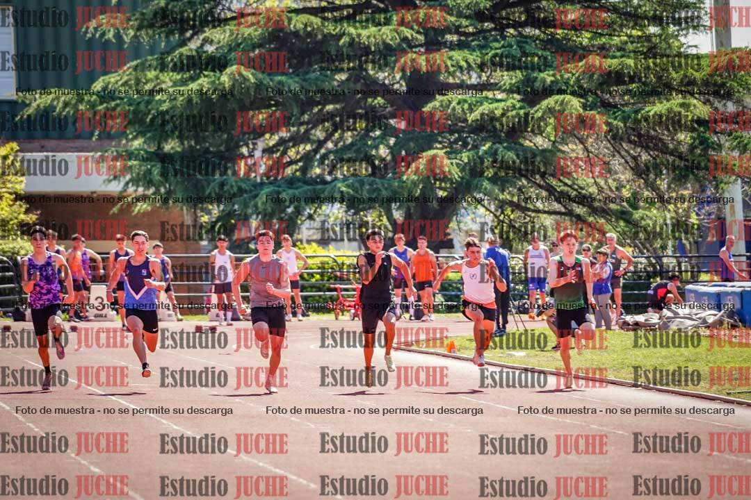 Fotos de los 100 m llanos de varones