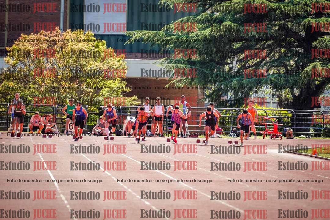 Fotos de los 100 m llanos de varones
