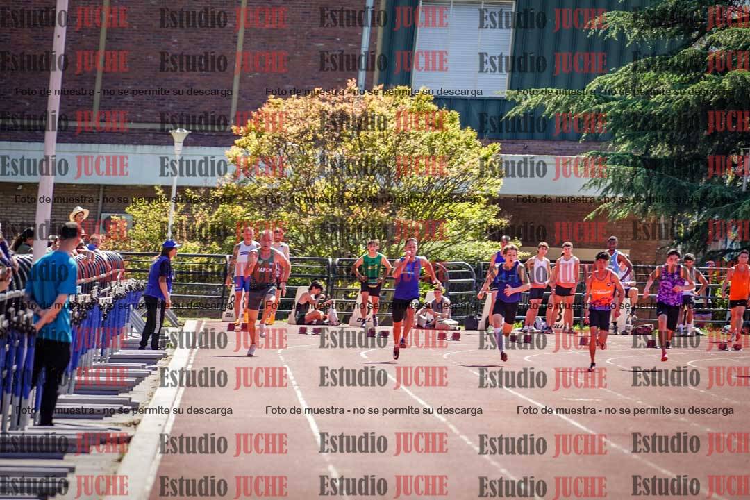 Fotos de los 100 m llanos de varones