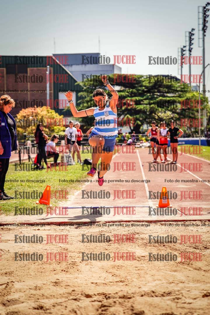 Fotos del salto en largo de mujeres