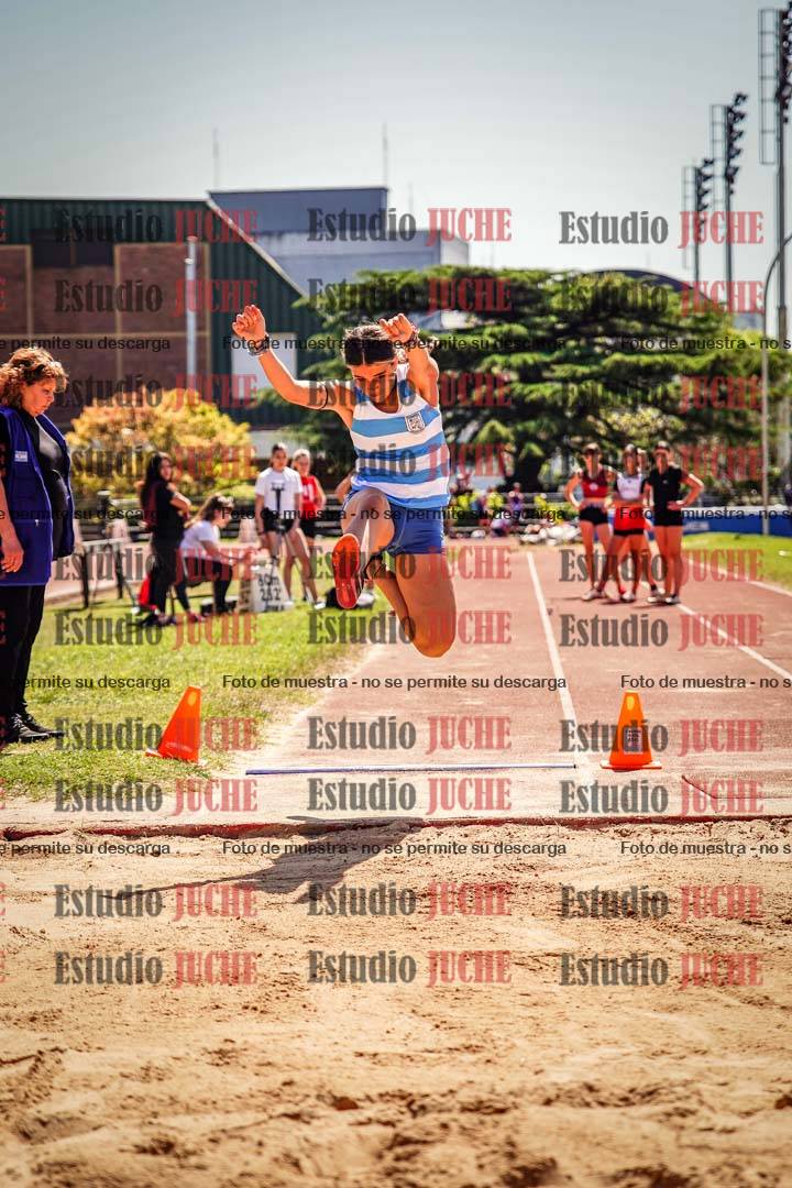 Fotos del salto en largo de mujeres