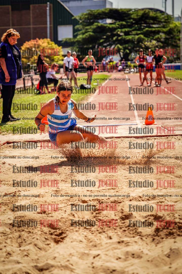 Fotos del salto en largo de mujeres