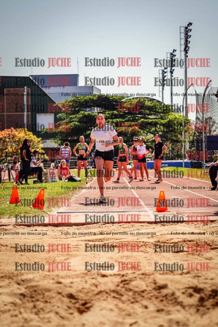 Fotos del salto en largo de mujeres