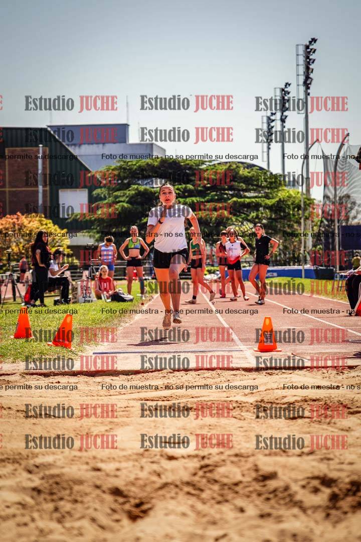 Fotos del salto en largo de mujeres
