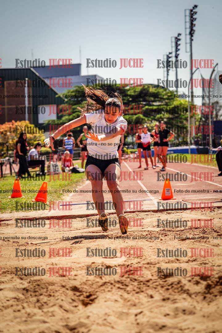 Fotos del salto en largo de mujeres