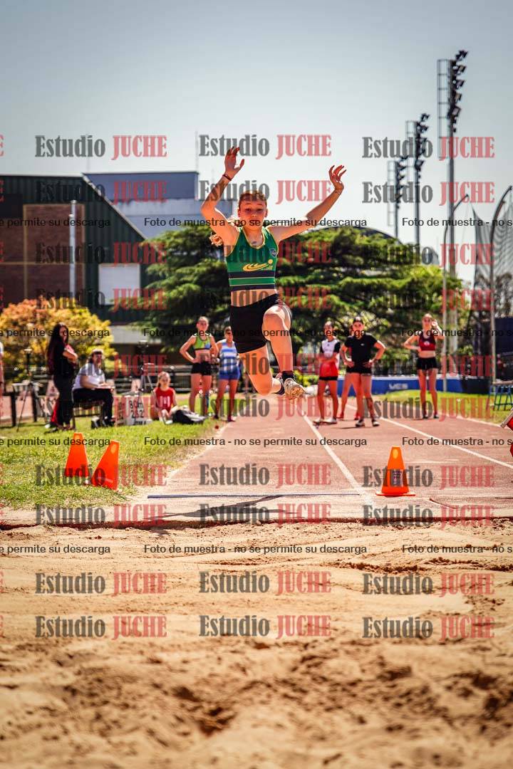 Fotos del salto en largo de mujeres