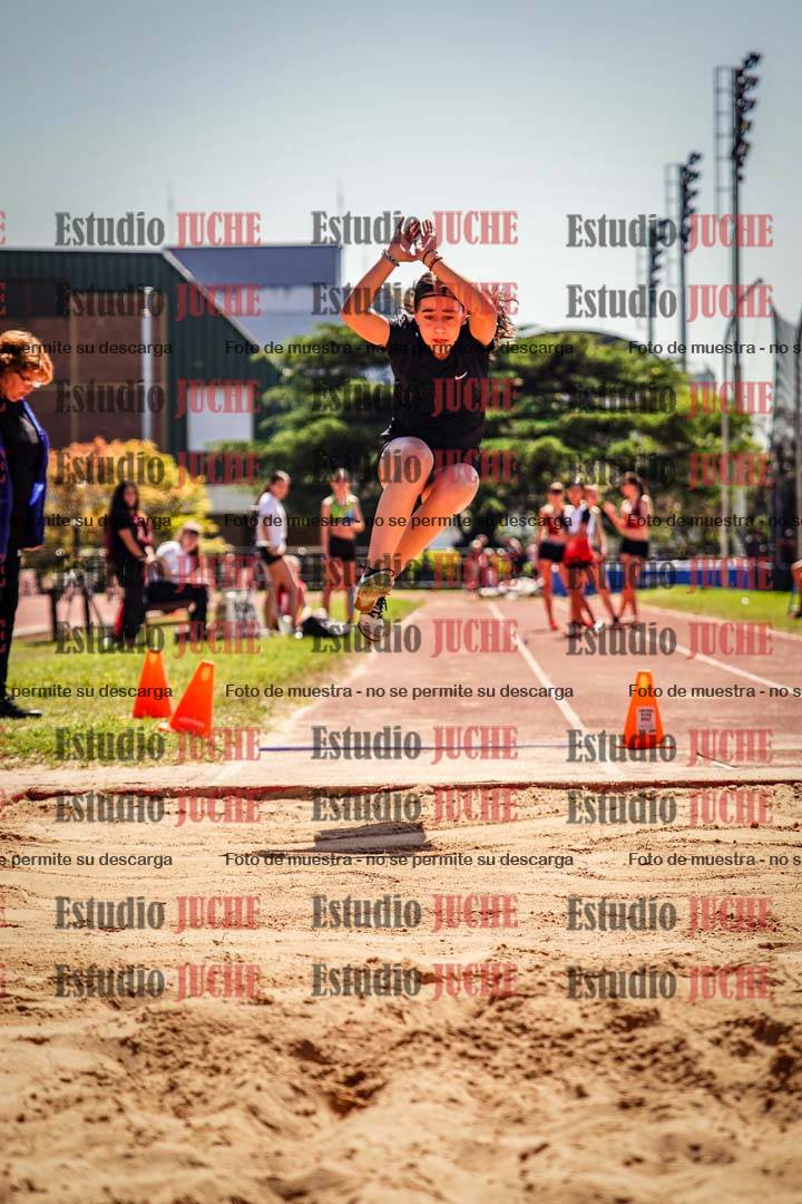 Fotos del salto en largo de mujeres