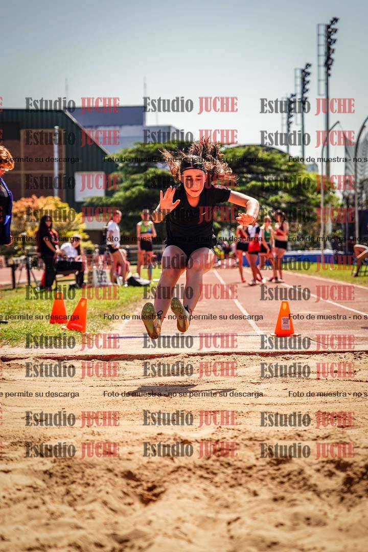 Fotos del salto en largo de mujeres