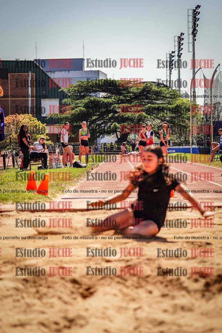 Fotos del salto en largo de mujeres