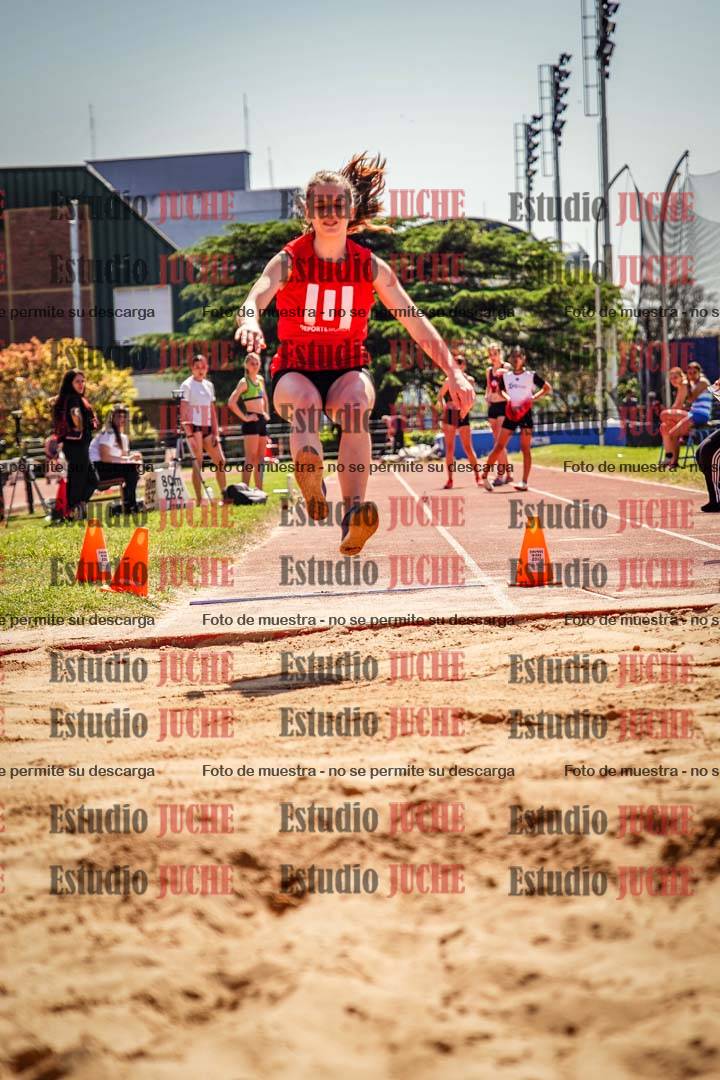 Fotos del salto en largo de mujeres