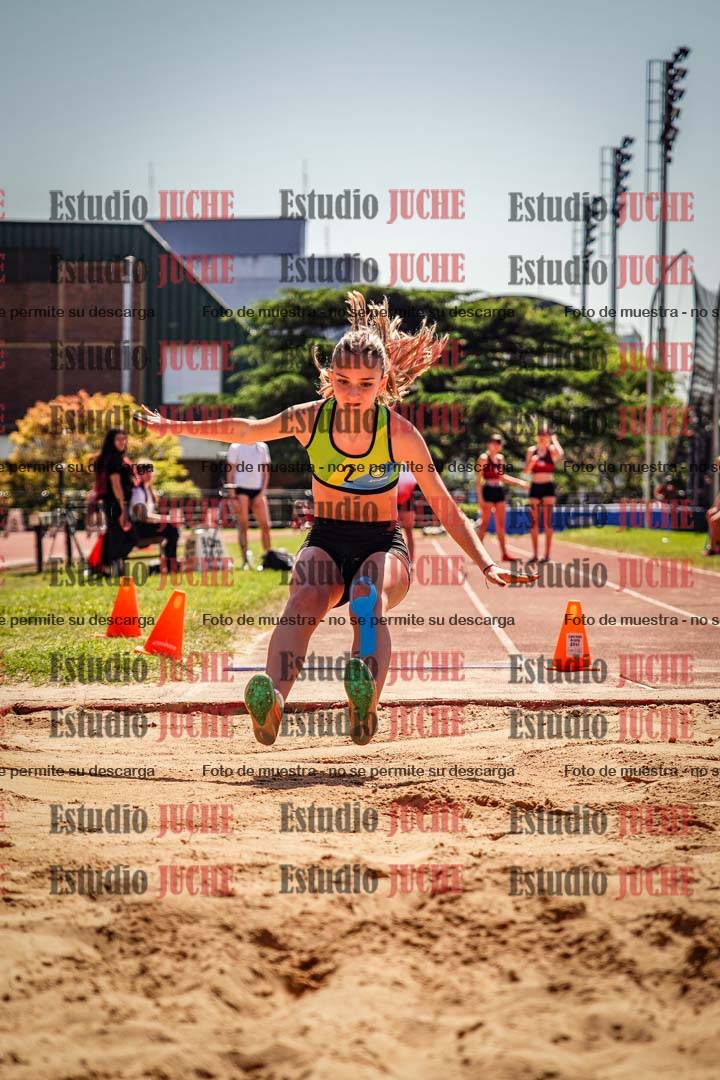 Fotos del salto en largo de mujeres