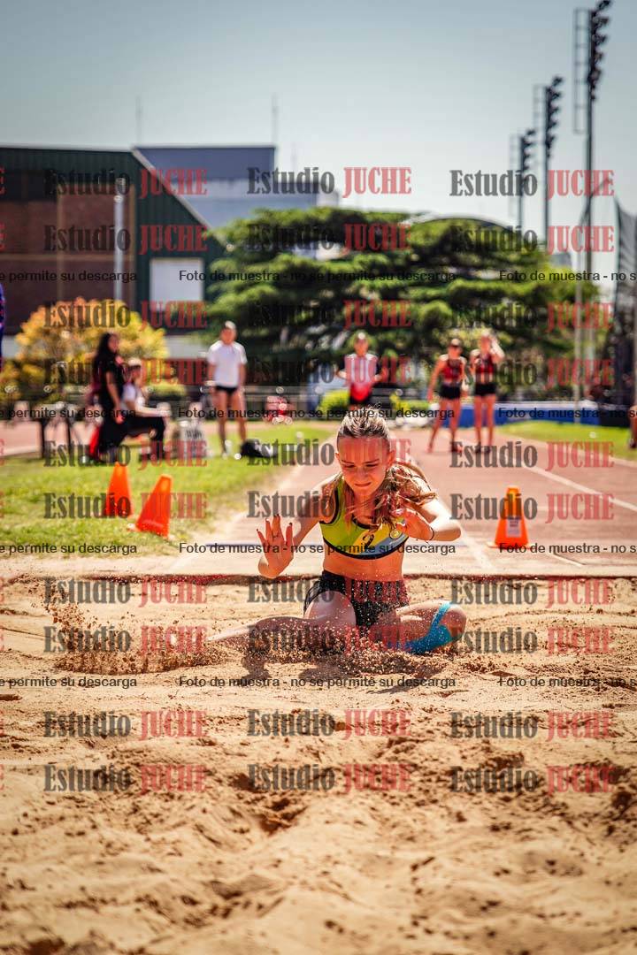 Fotos del salto en largo de mujeres
