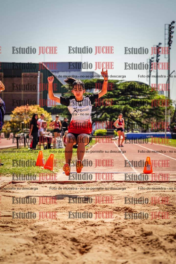 Fotos del salto en largo de mujeres