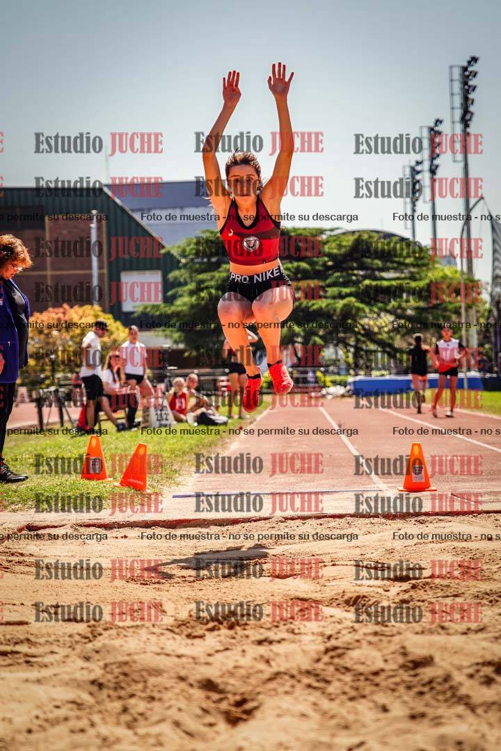 Fotos del salto en largo de mujeres