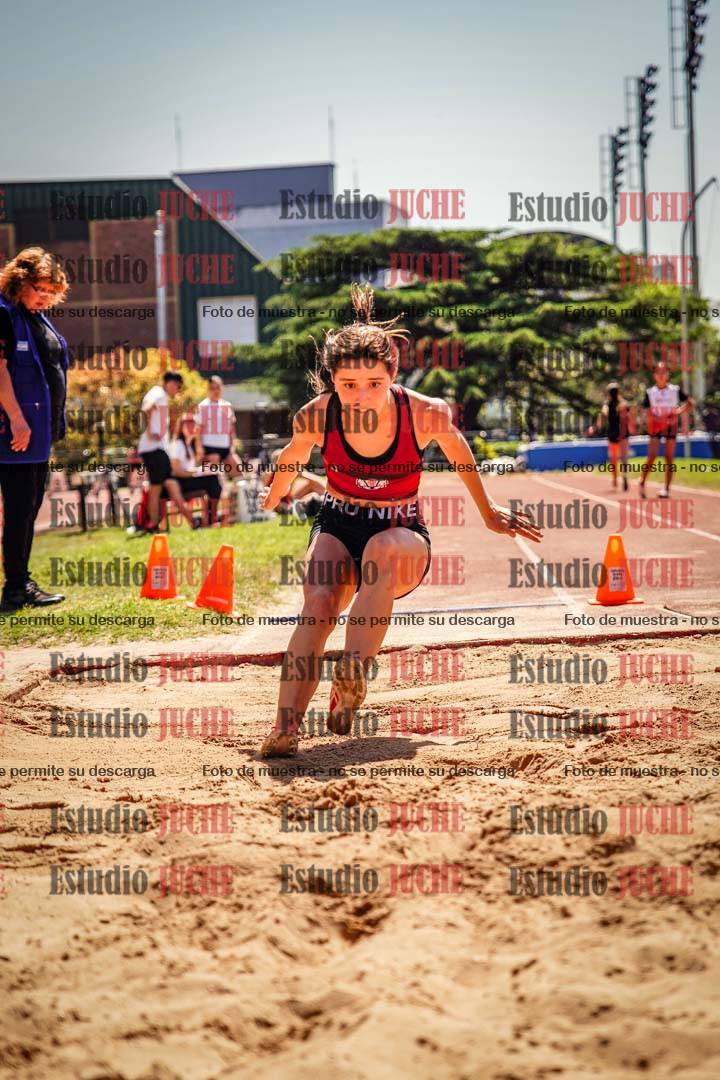 Fotos del salto en largo de mujeres