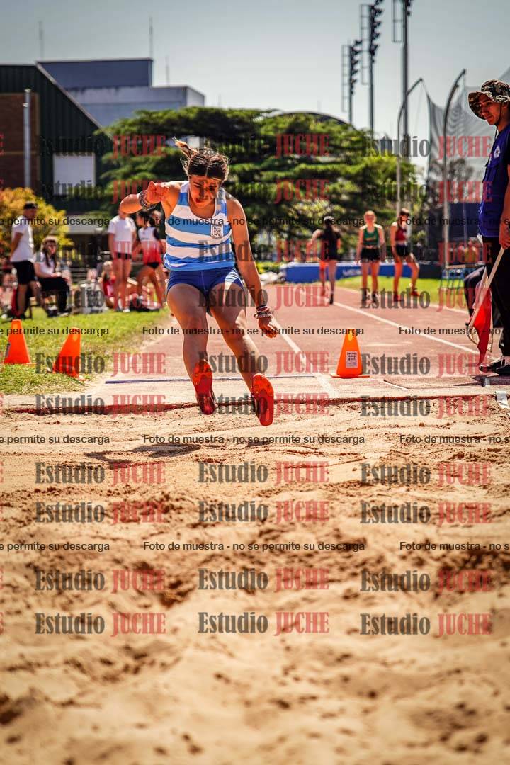 Fotos del salto en largo de mujeres