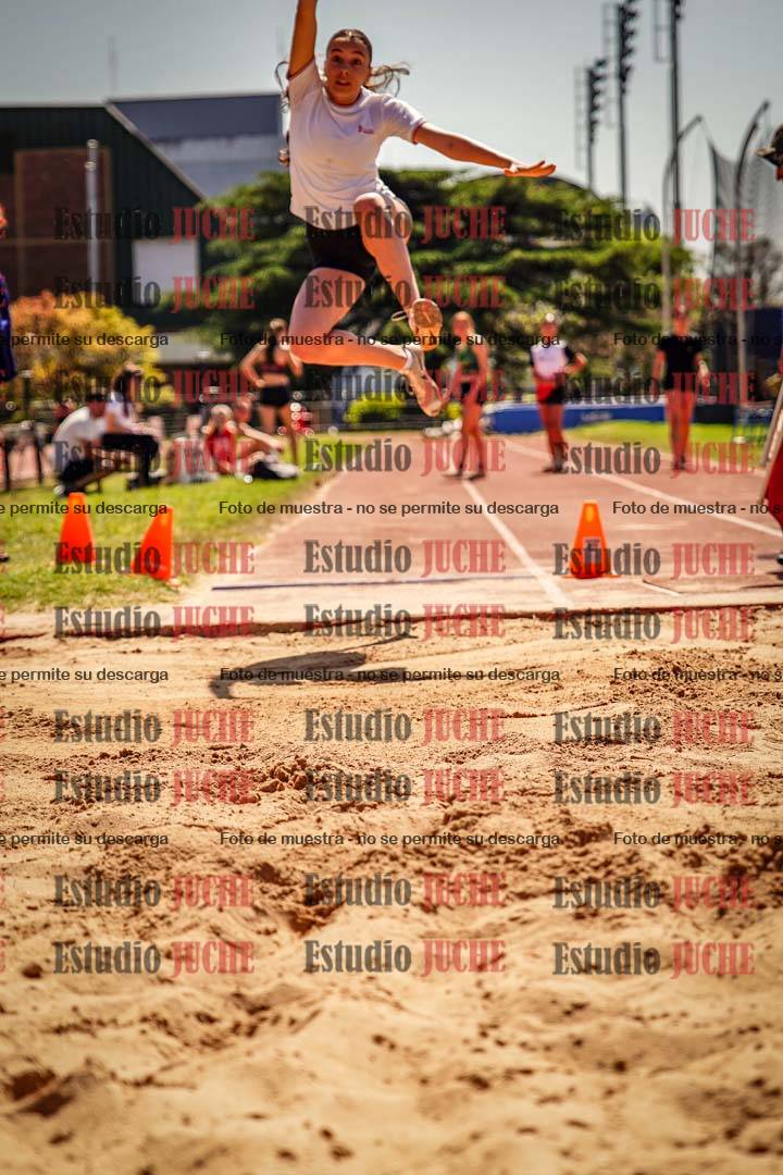 Fotos del salto en largo de mujeres