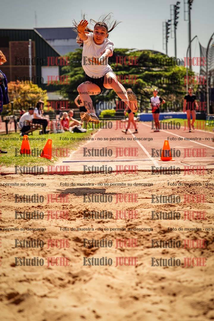 Fotos del salto en largo de mujeres