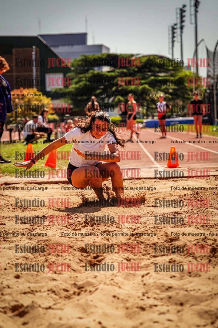 Fotos del salto en largo de mujeres