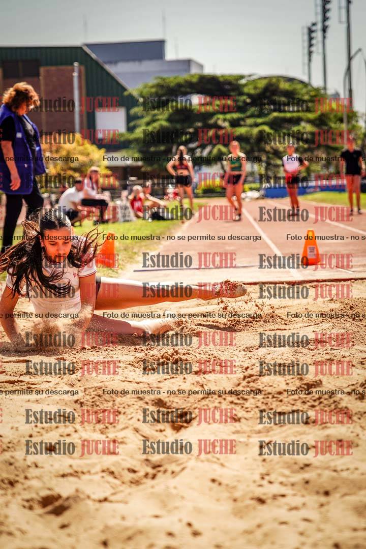 Fotos del salto en largo de mujeres