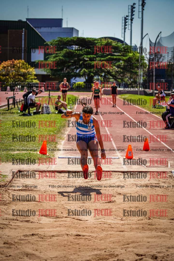 Fotos del salto en largo de mujeres