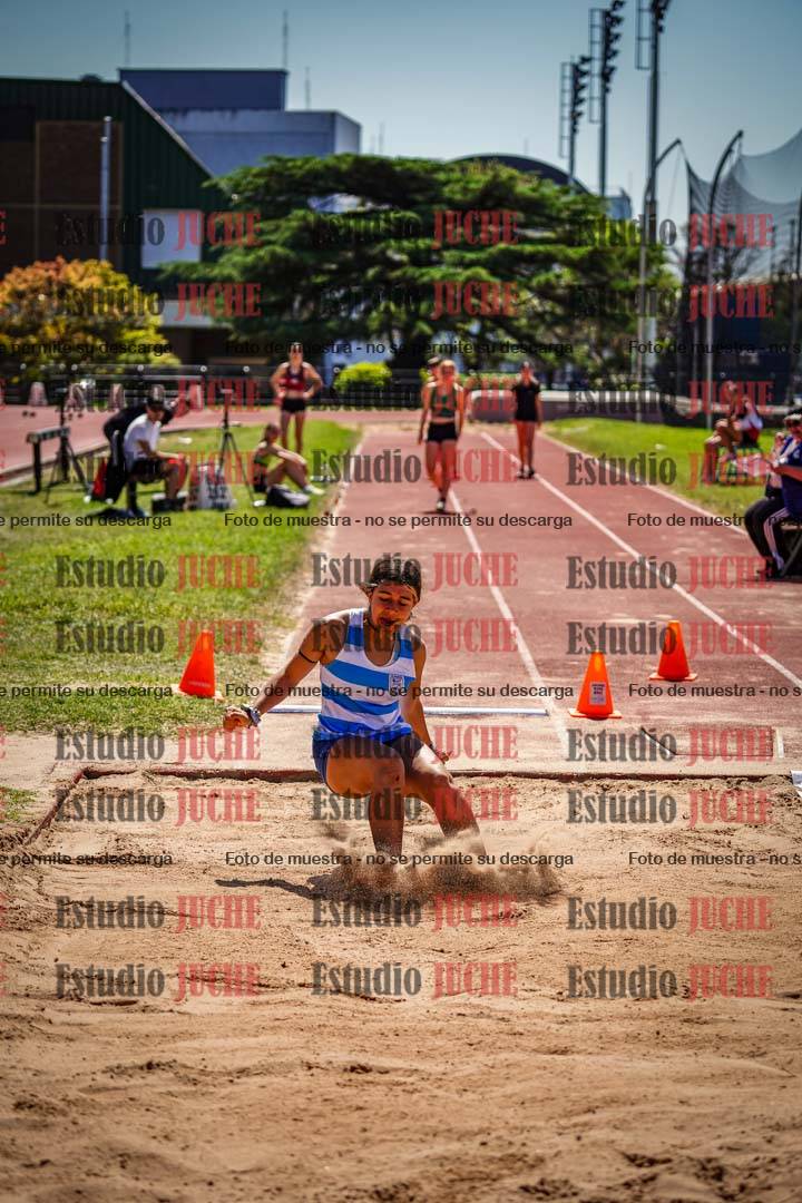 Fotos del salto en largo de mujeres