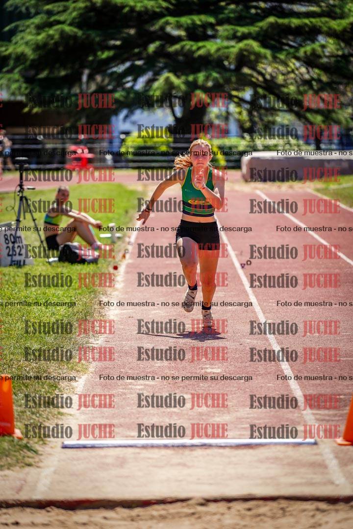 Fotos del salto en largo de mujeres