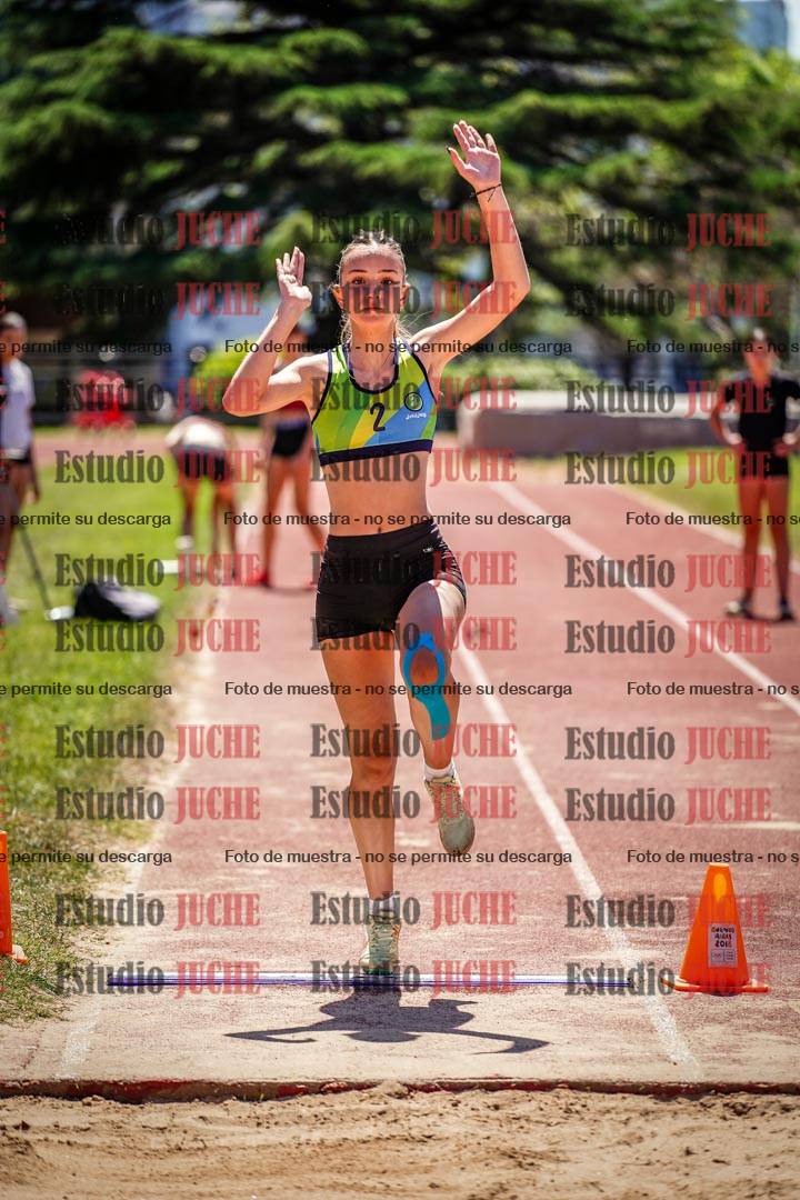 Fotos del salto en largo de mujeres