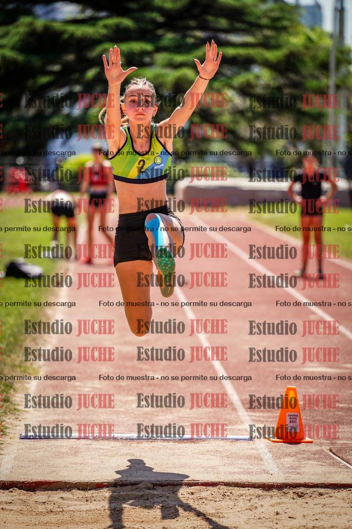 Fotos del salto en largo de mujeres