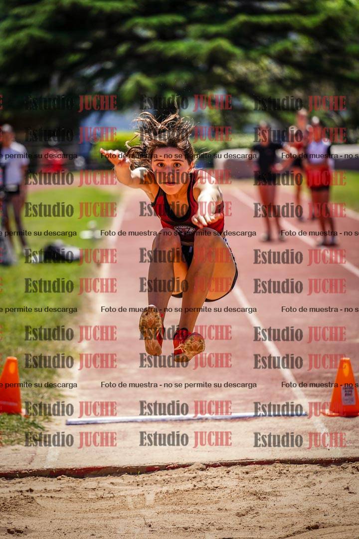 Fotos del salto en largo de mujeres