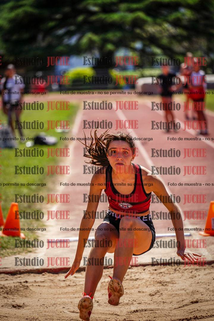 Fotos del salto en largo de mujeres