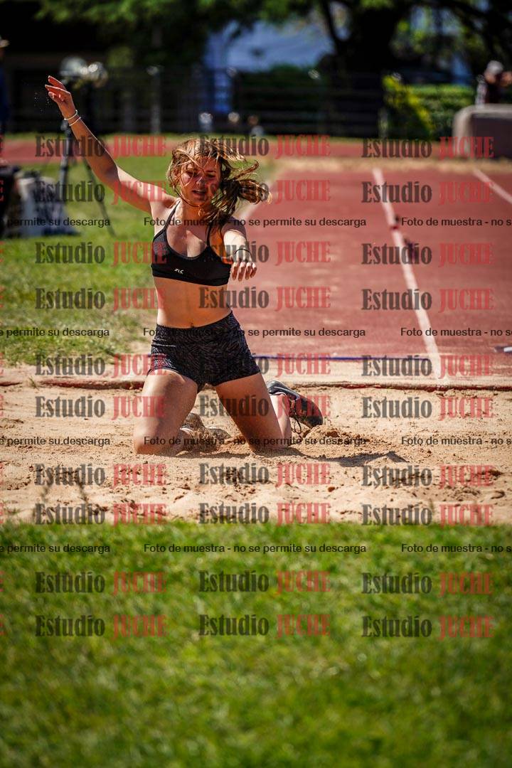 Fotos del salto en largo de mujeres