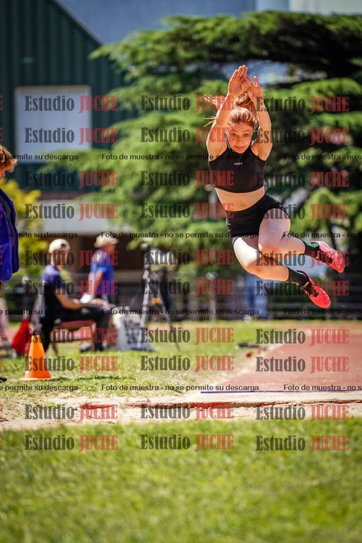 Fotos del salto en largo de mujeres