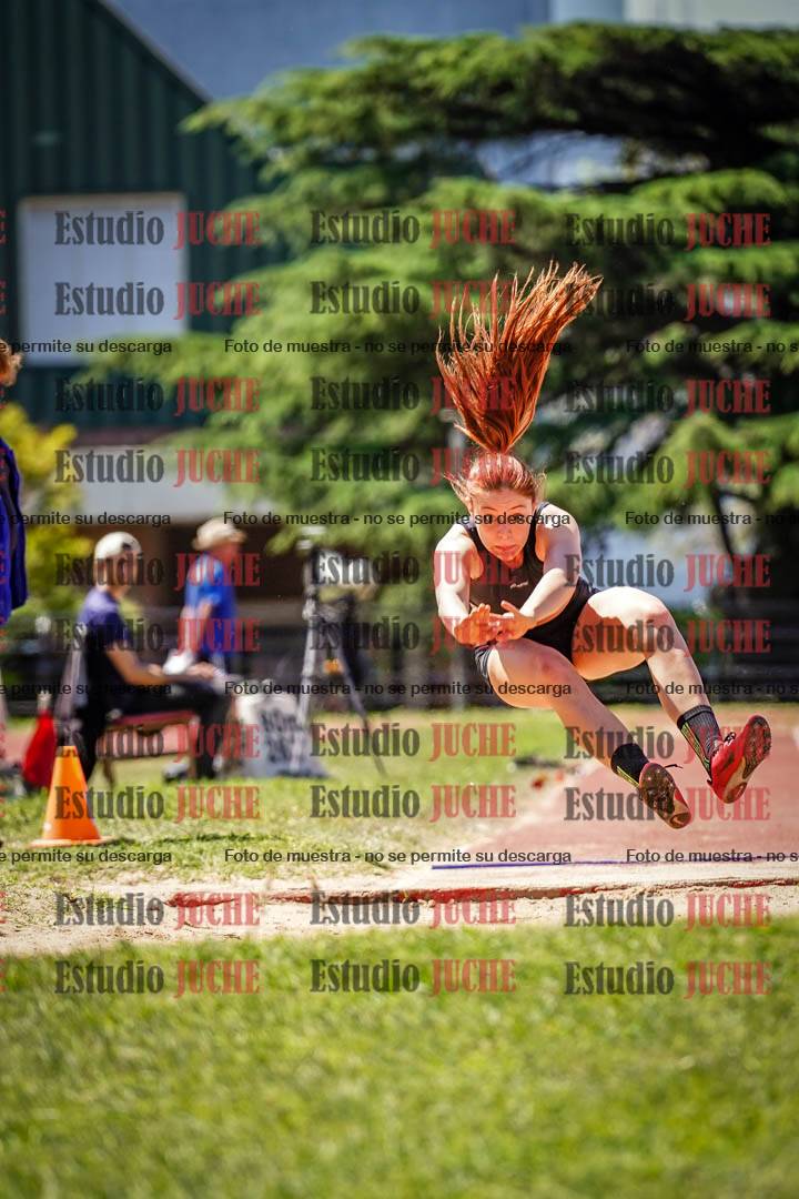 Fotos del salto en largo de mujeres
