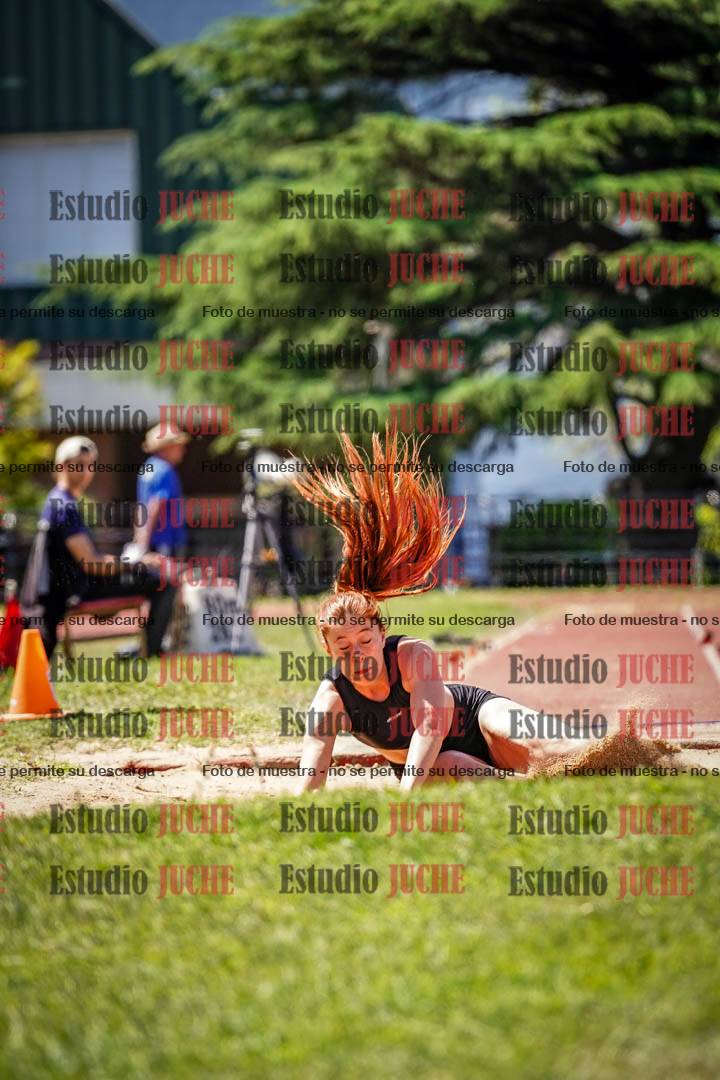 Fotos del salto en largo de mujeres