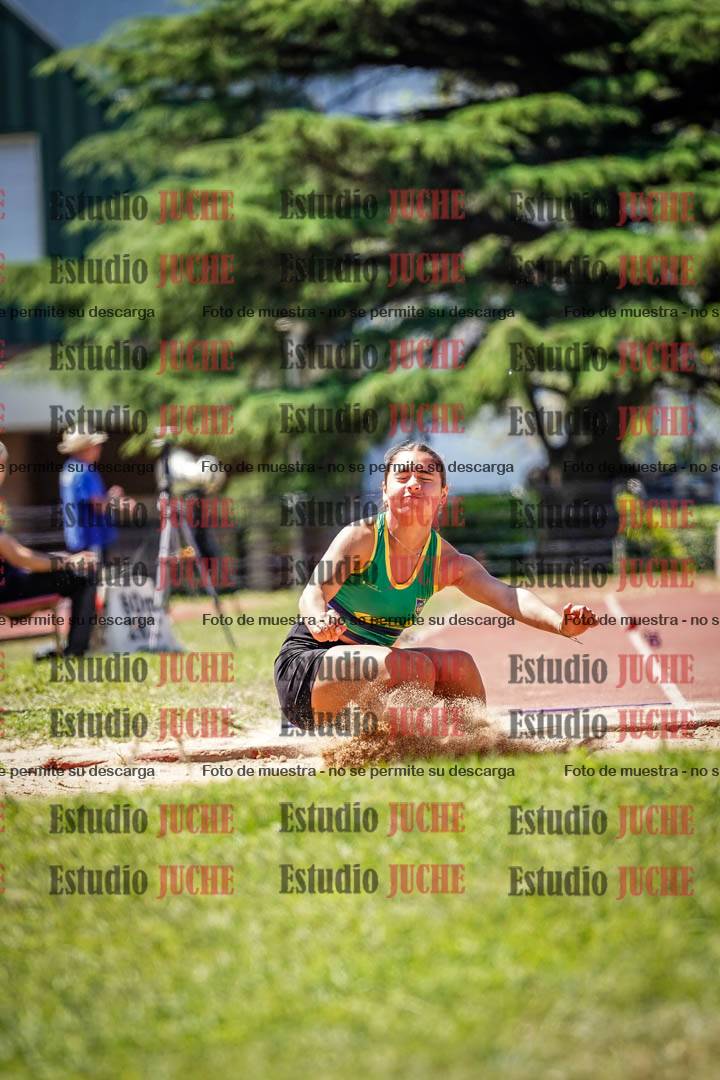 Fotos del salto en largo de mujeres