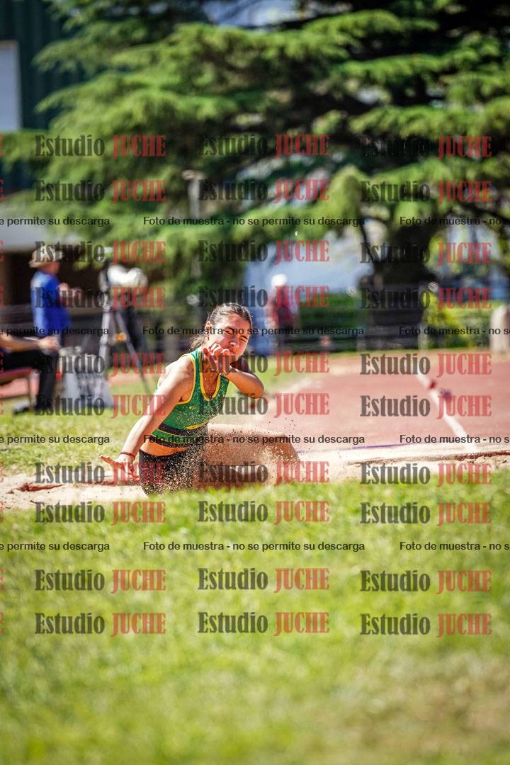 Fotos del salto en largo de mujeres